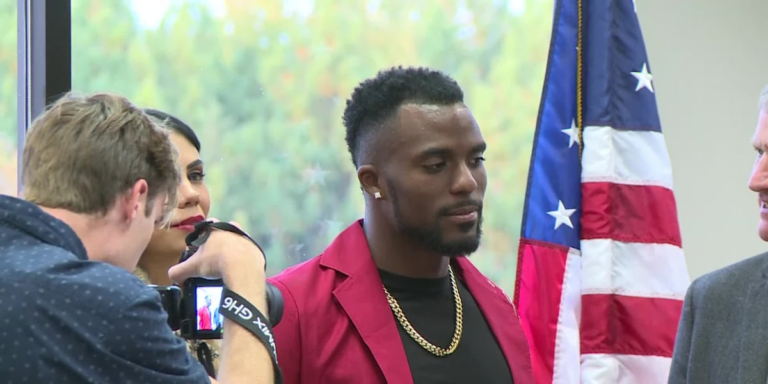 Kenny Bednarek begins homecoming weekend at Scouts Dinner