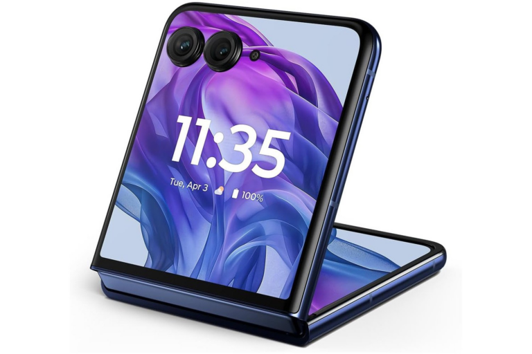 A Day Before Black Friday, Amazon Is Crushing The Price of The 2024 Motorola Razr+ (45% Off)