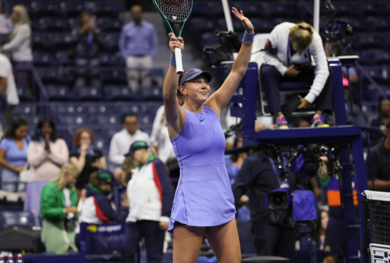 Amanda Anisimova defeats Naomi Osaka at the U.S. Open