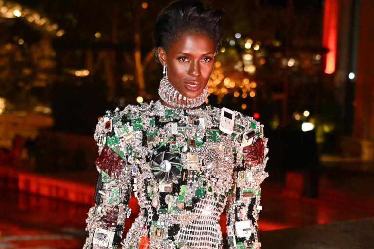 Jodie Turner-Smith Method-Dresses in Robot Look for ‘Tron: Ares’ Photocall