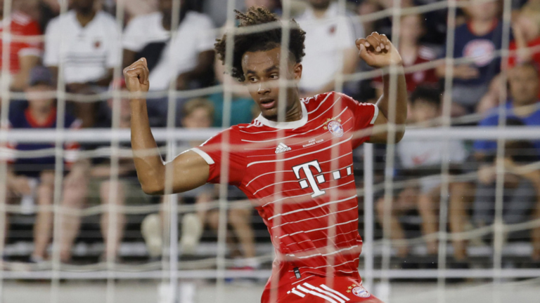 Everton and West Ham United eyeing Manchester United star struggling for gametime