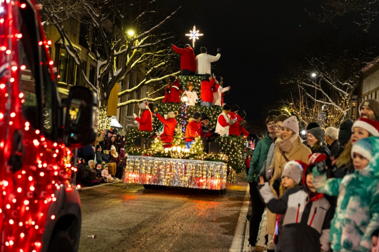 This Michigan town’s dazzling holiday parade featured thousands of lights and Sinterklaas