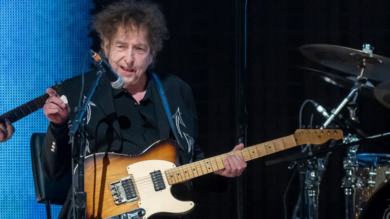 Bob Dylan Kicks Off 2026 Tour With Eddie Cochran Cover, Acoustic Set