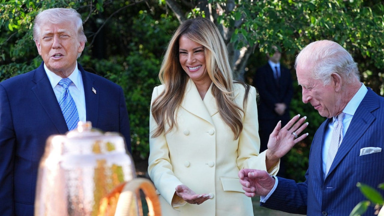 White House beehive and honey featured at state dinner charm King Charles