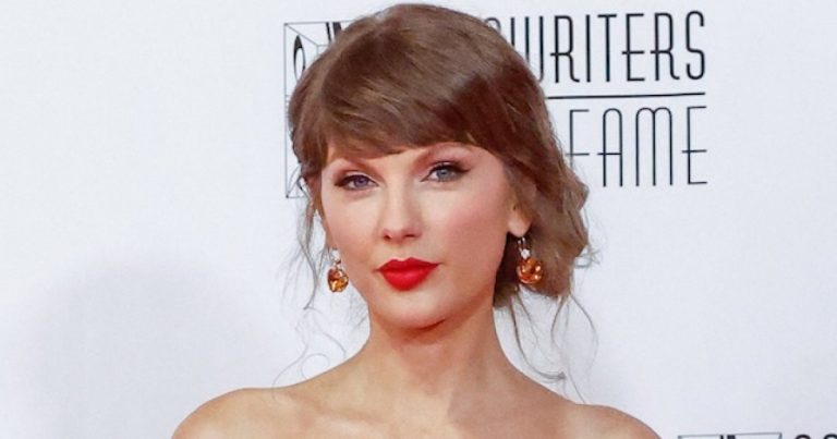 Taylor Swift Admits She Felt ‘Washed Up’ at Age 22